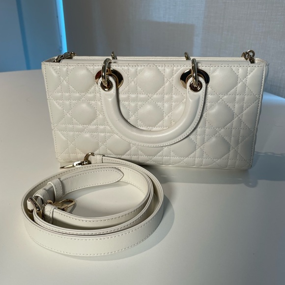 MICRO LADY D-JOY BAG
Latte Cannage Lambskin - Picture 5 of 5